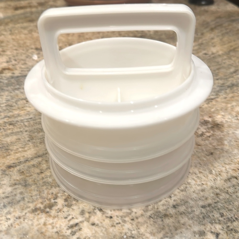 Tupperware Hamburger Maker/Keeper White- Press and keeper (3 patties at a time)